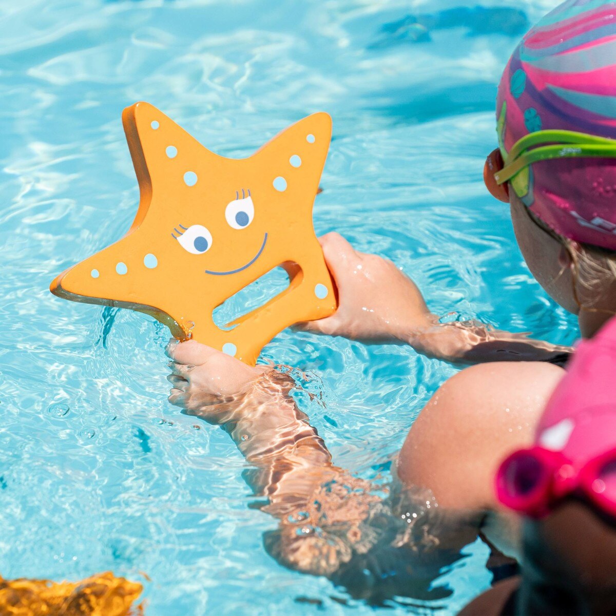 Finis Floatie Friends