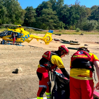 Every third drowning in Czechia is linked to alcohol. A water rescue expert explains what to watch out for when swimming in open water